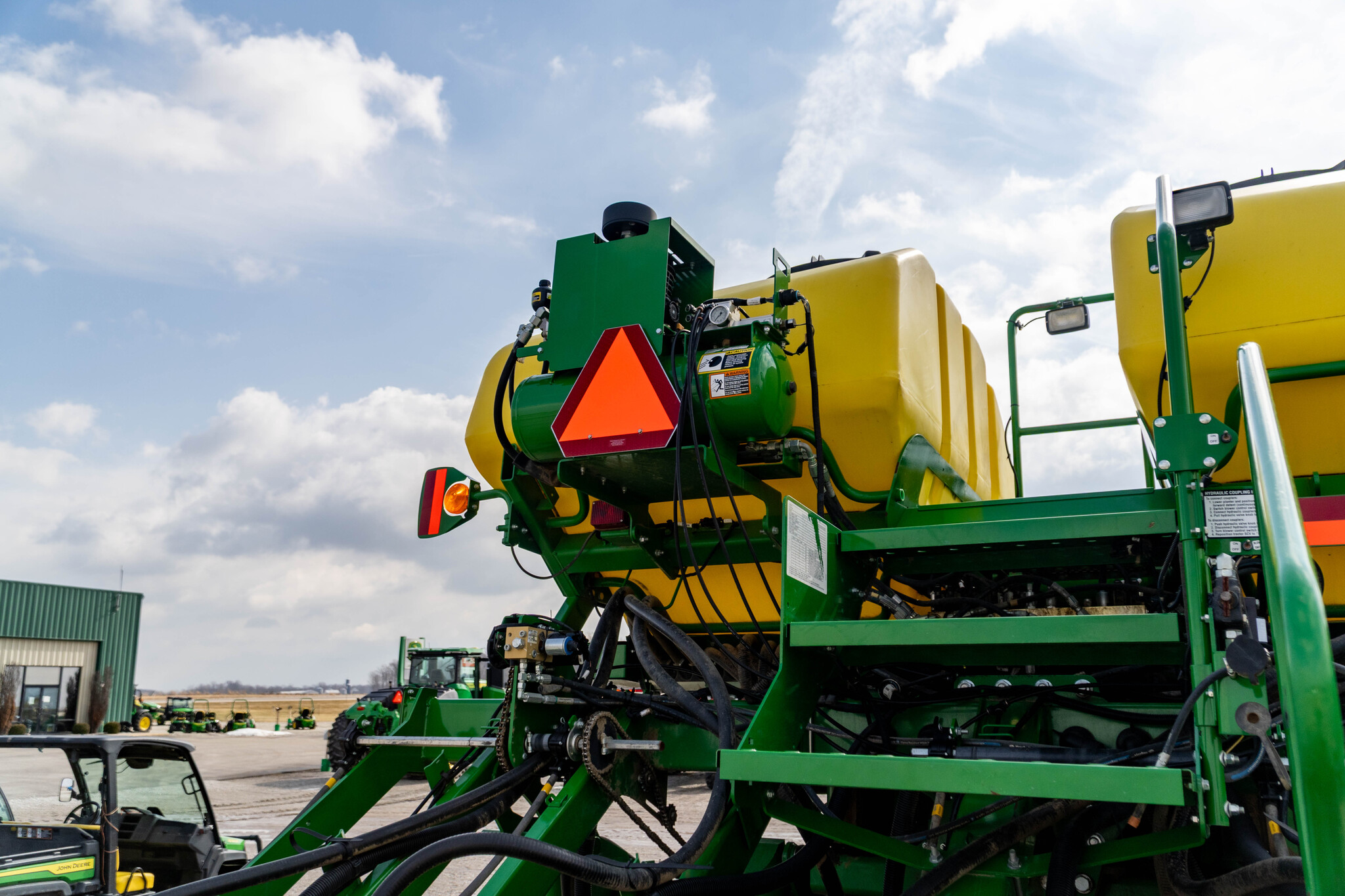 Used 2019 John Deere 1795 Planters: Drawn at Koenig Equipment in Greensburg, IN - PhotoXL25