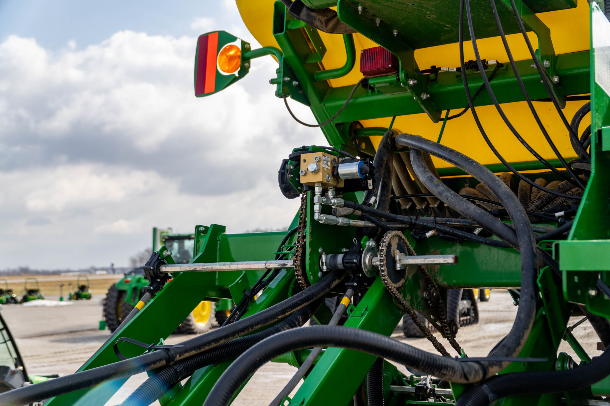 Used 2019 John Deere 1795 Planters: Drawn at Koenig Equipment in Greensburg, IN - PhotoXL19