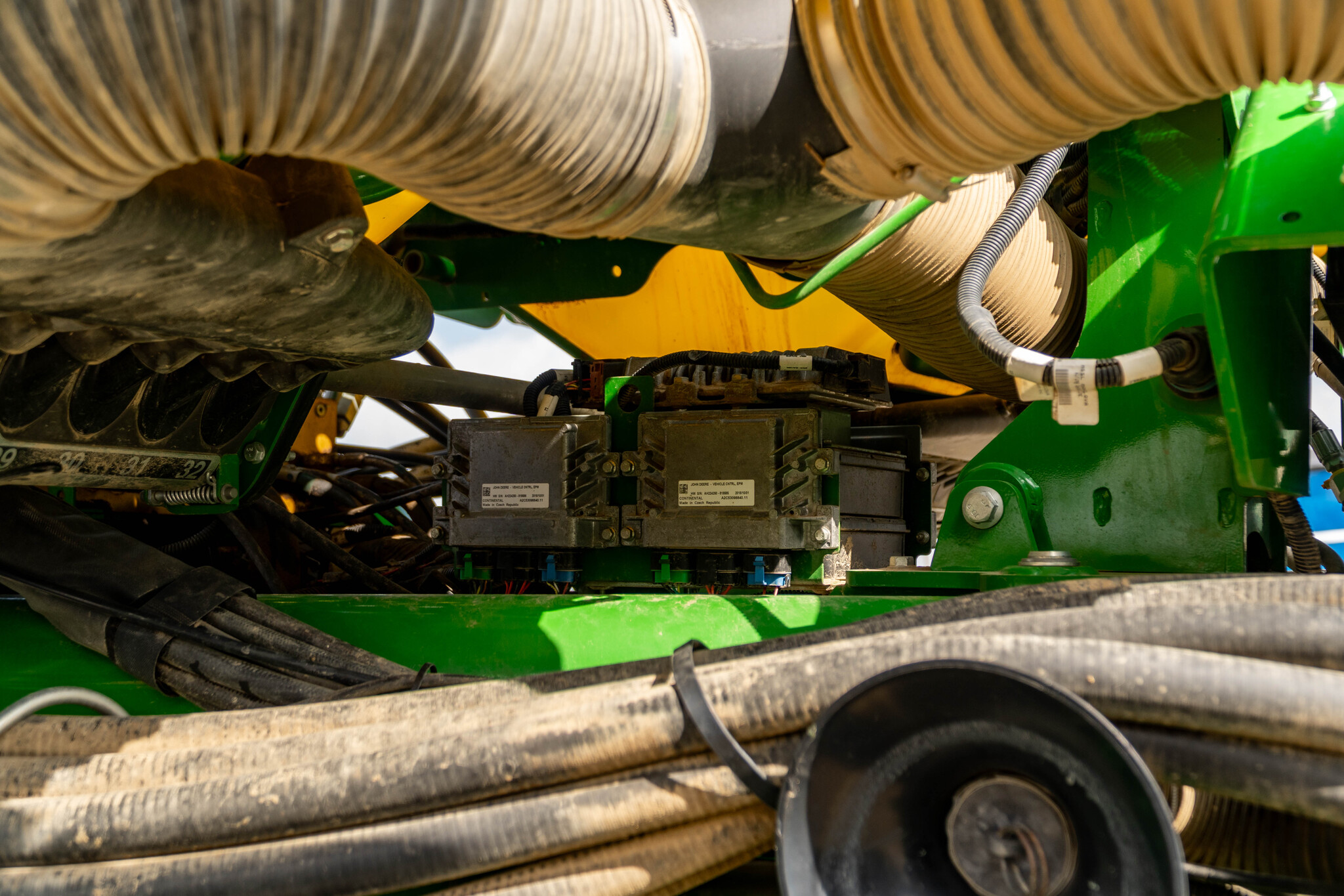 Used 2019 John Deere 1795 Planters: Drawn at Koenig Equipment in Greensburg, IN - PhotoXL21