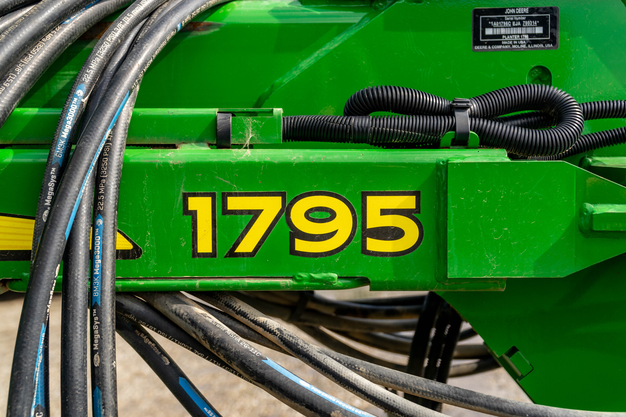 Used 2019 John Deere 1795 Planters: Drawn at Koenig Equipment in Greensburg, IN - PhotoXL11