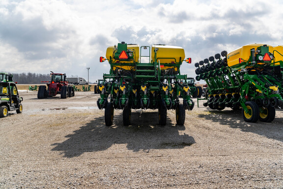 Used 2019 John Deere 1795 Planters: Drawn at Koenig Equipment in Greensburg, IN - Photo3