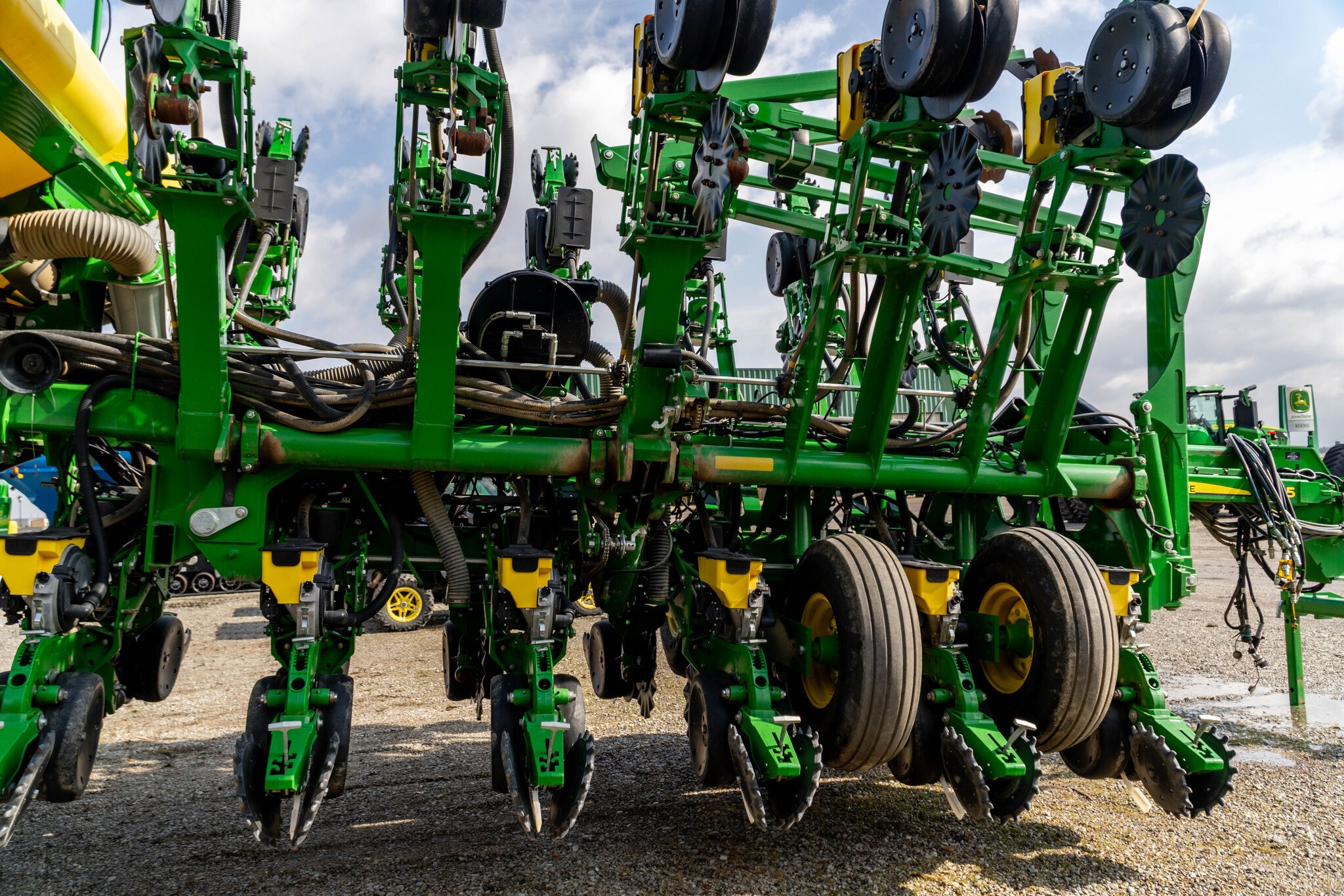 Used 2019 John Deere 1795 Planters: Drawn at Koenig Equipment in Greensburg, IN - PhotoXL5