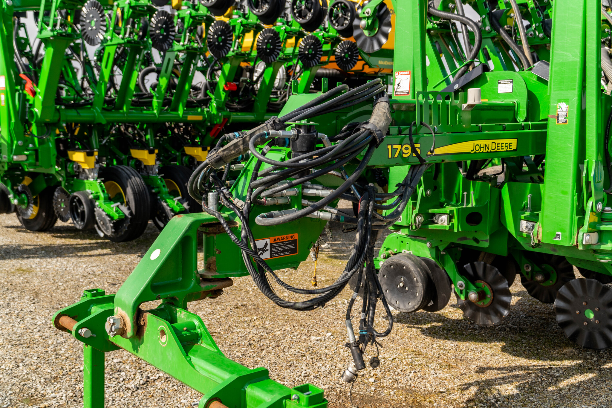 Used 2019 John Deere 1795 Planters: Drawn at Koenig Equipment in Greensburg, IN - PhotoXL9