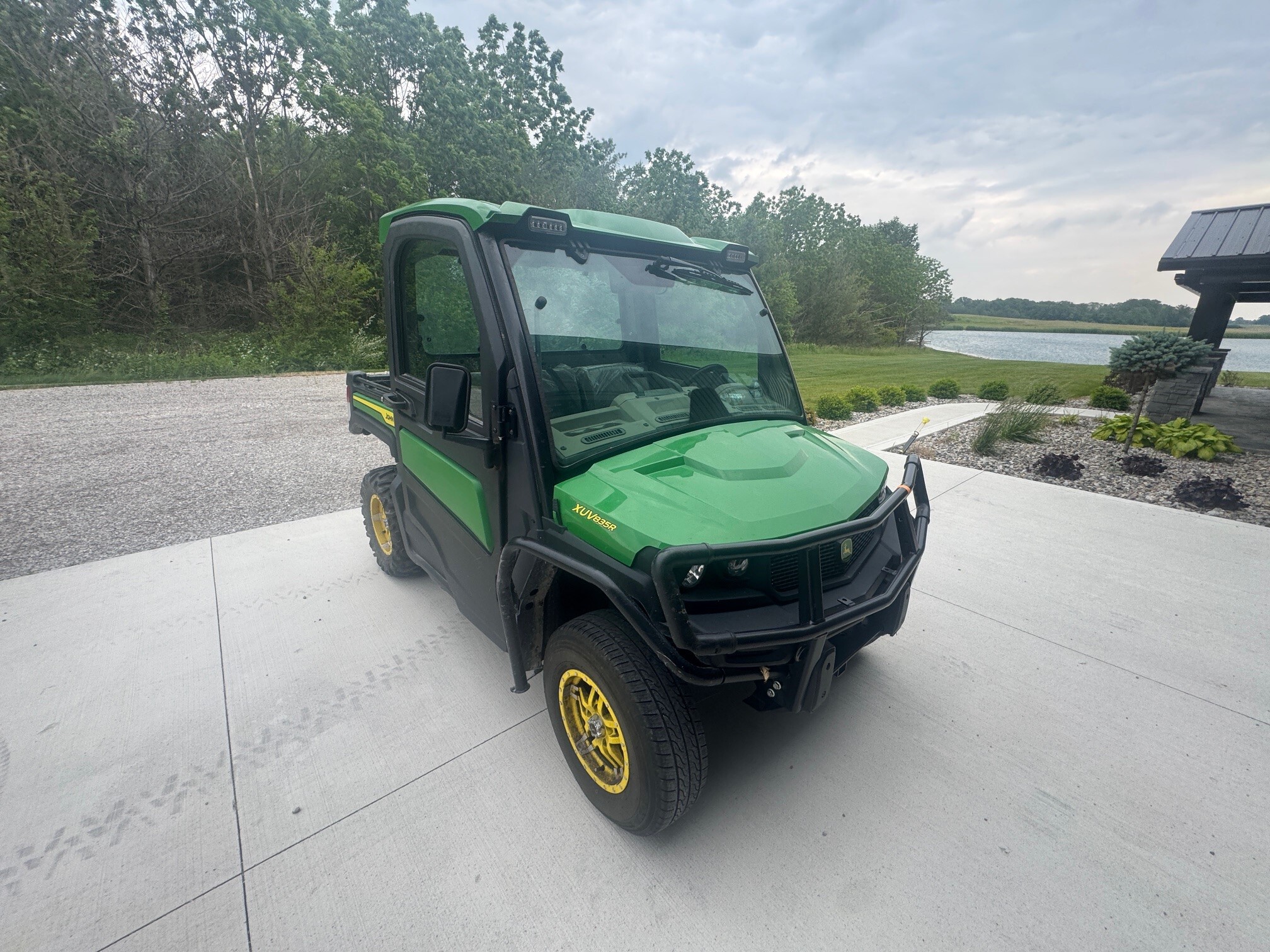 2021 John Deere XUV 835R Image 7