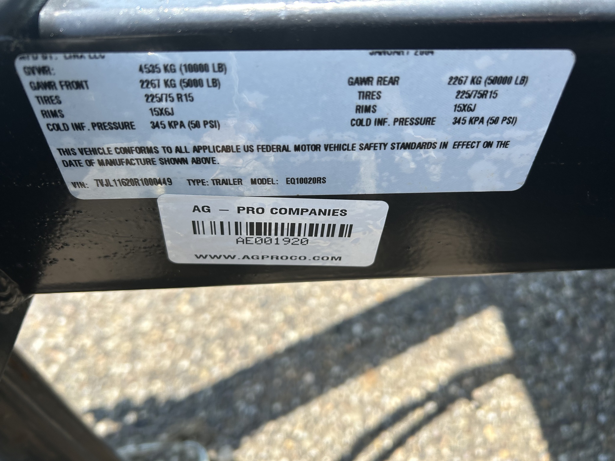 2025 John Deere 2032R Image 9