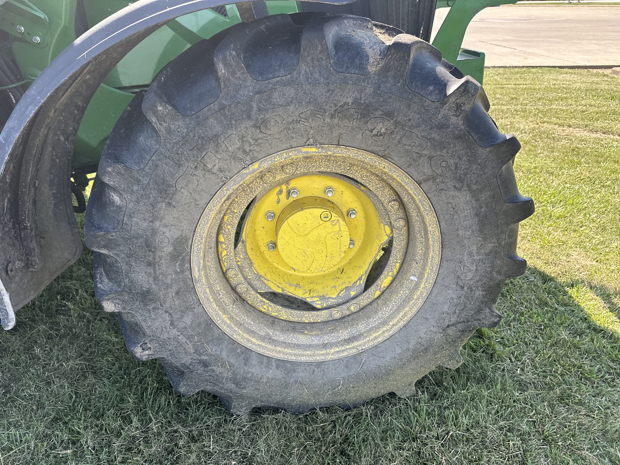 2023 John Deere 6120M Image 11
