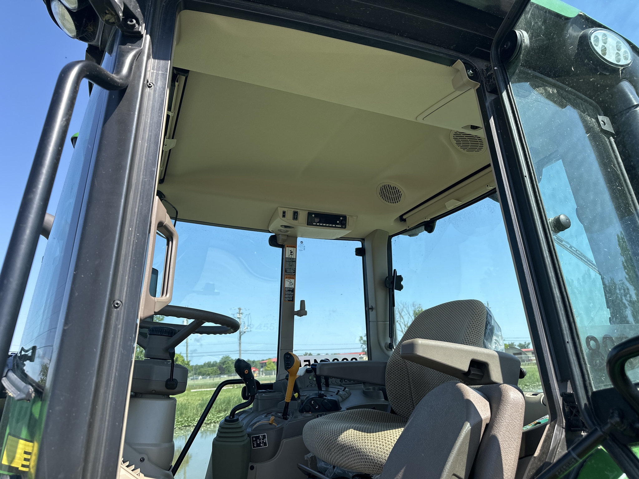 2023 John Deere 6120M Image 24