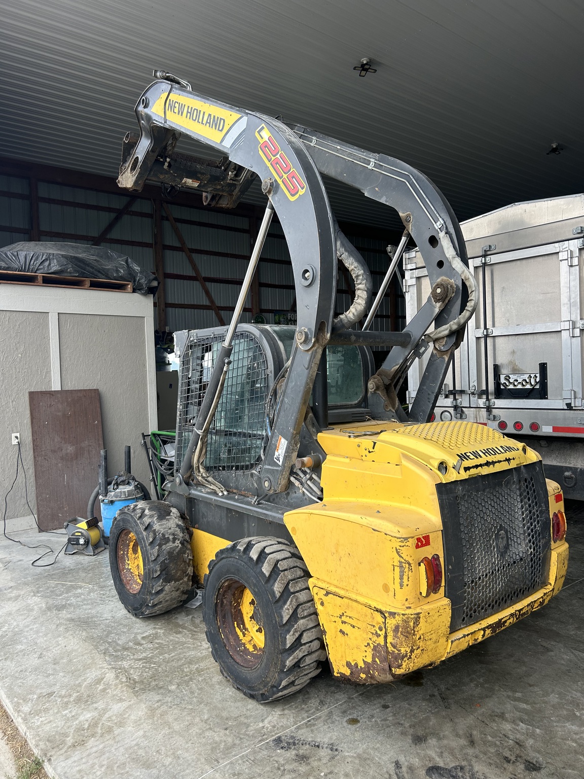 2012 New Holland L225 Image 2