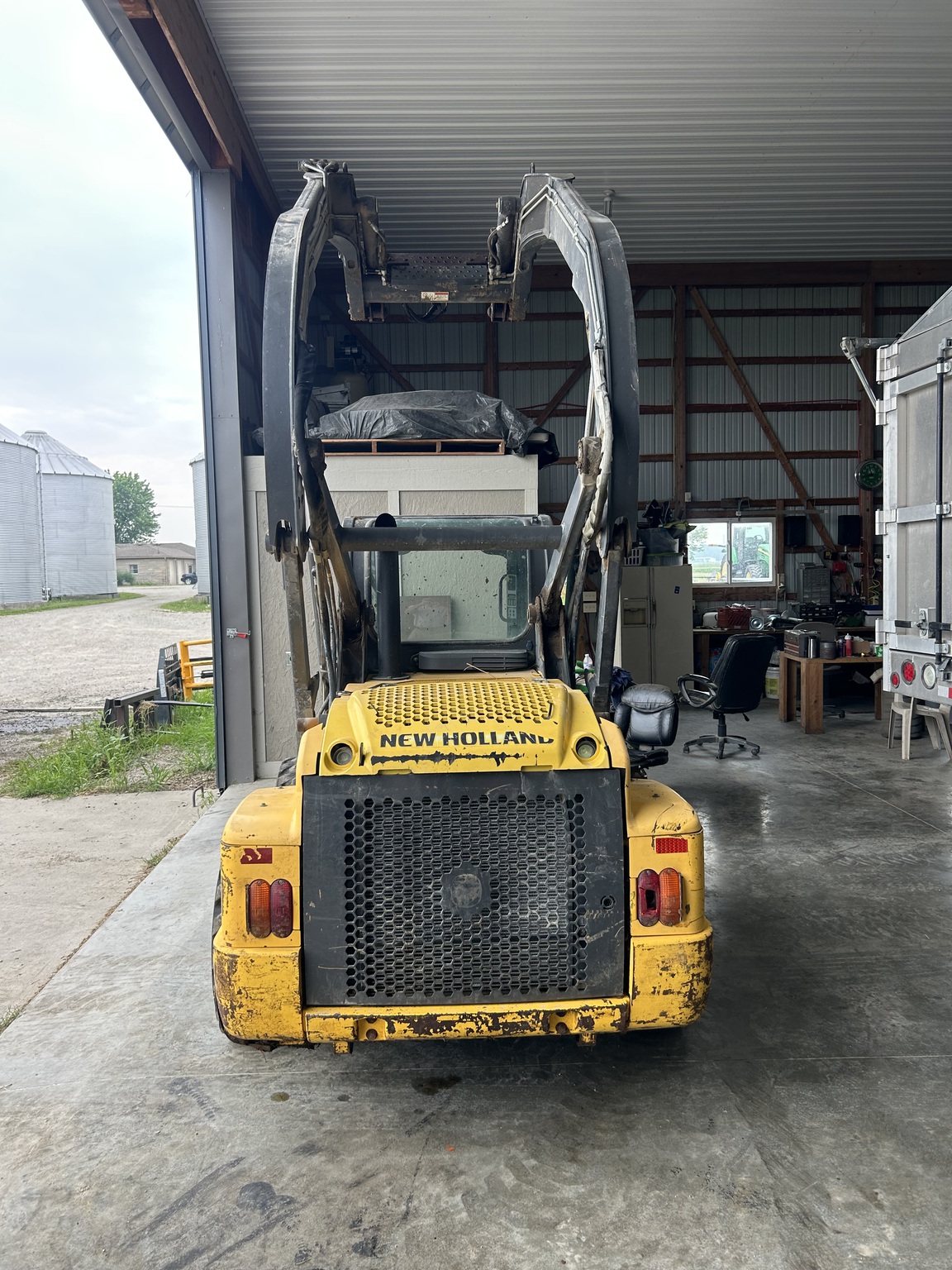 2012 New Holland L225 Image 4