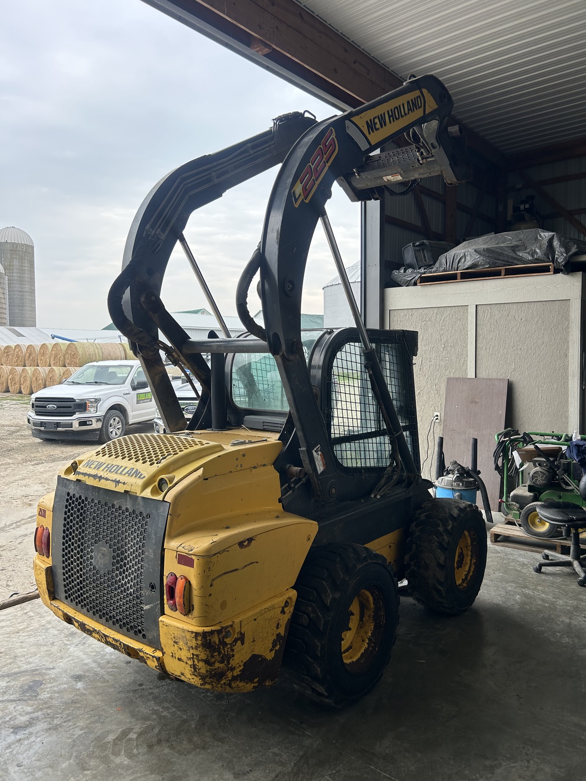 2012 New Holland L225 Image 3