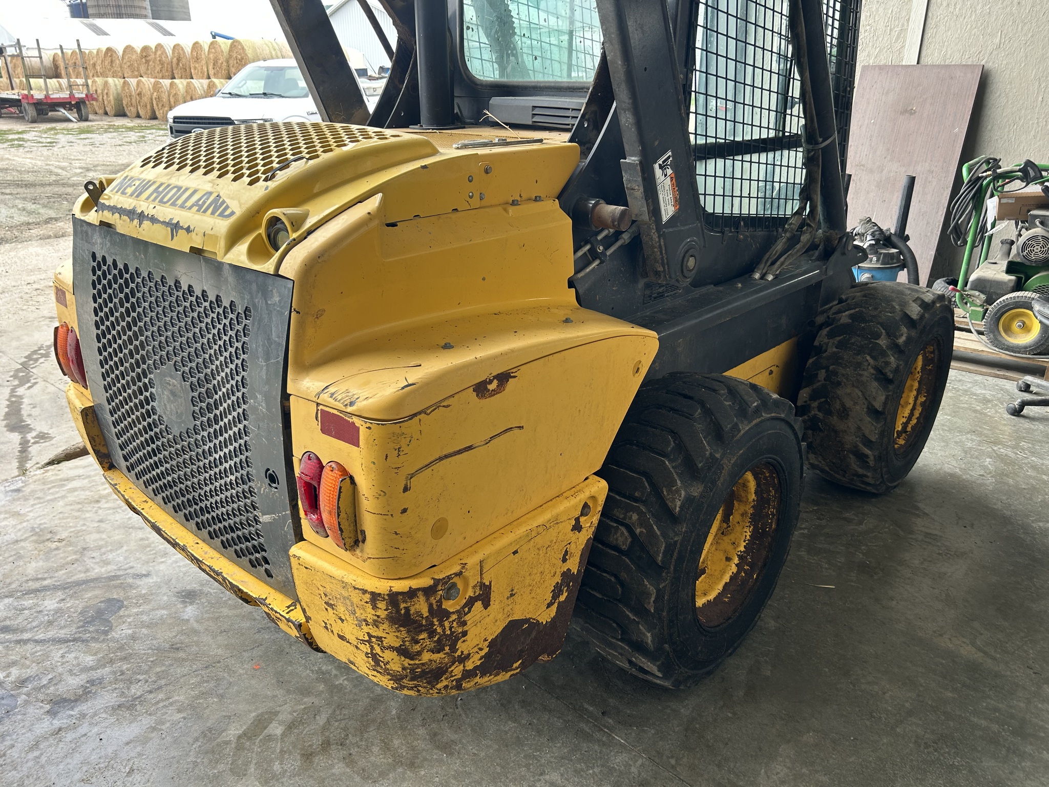 2012 New Holland L225 Image 5