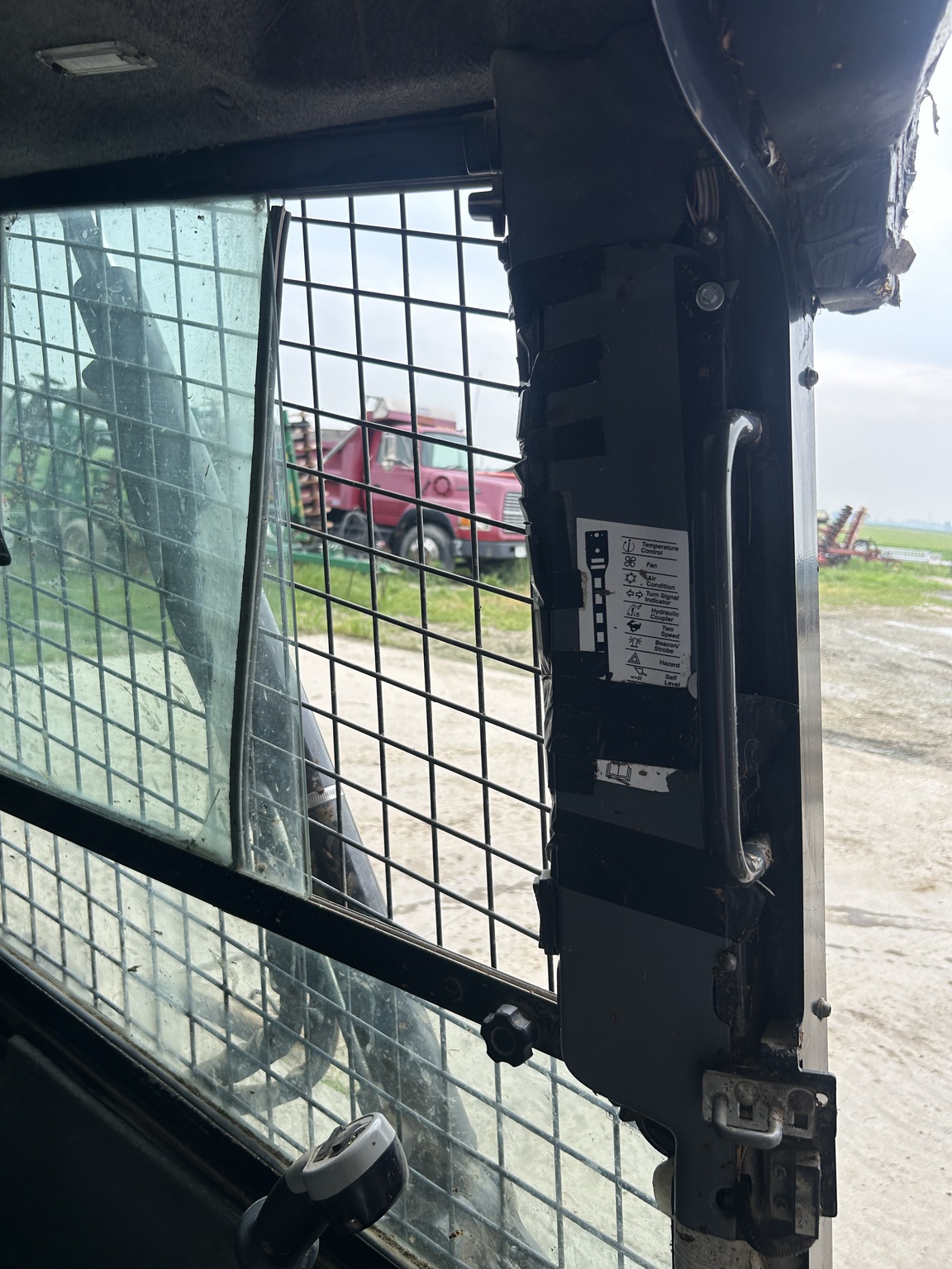 2012 New Holland L225 Image 11