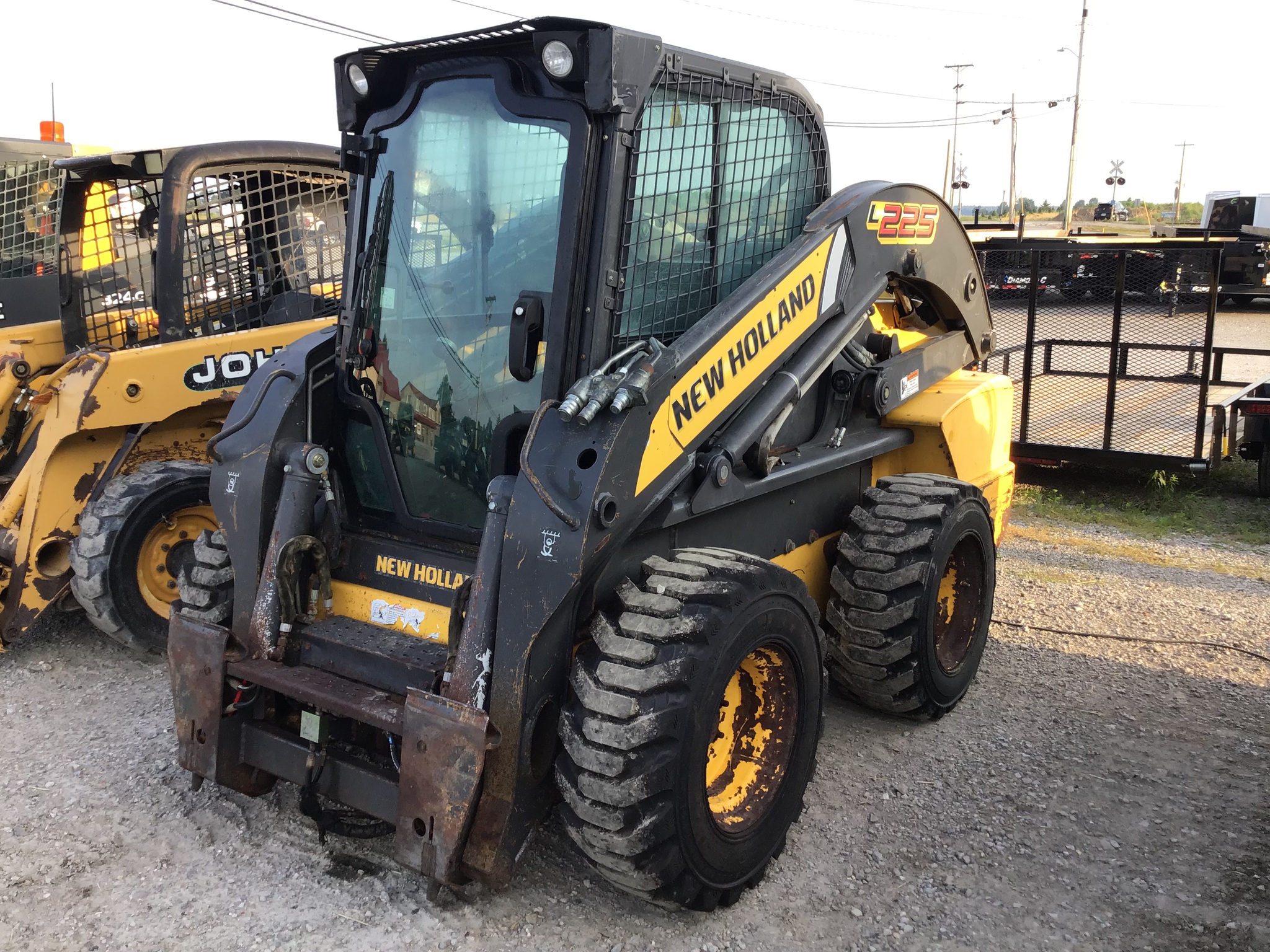 2012 New Holland L225 Image 2