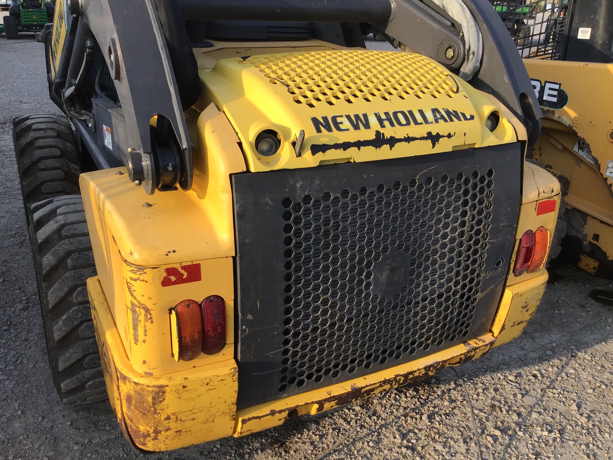 2012 New Holland L225 Image 10