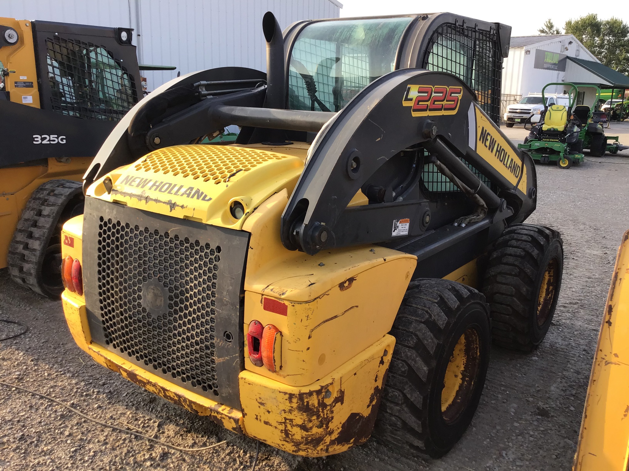 2012 New Holland L225 Image 11