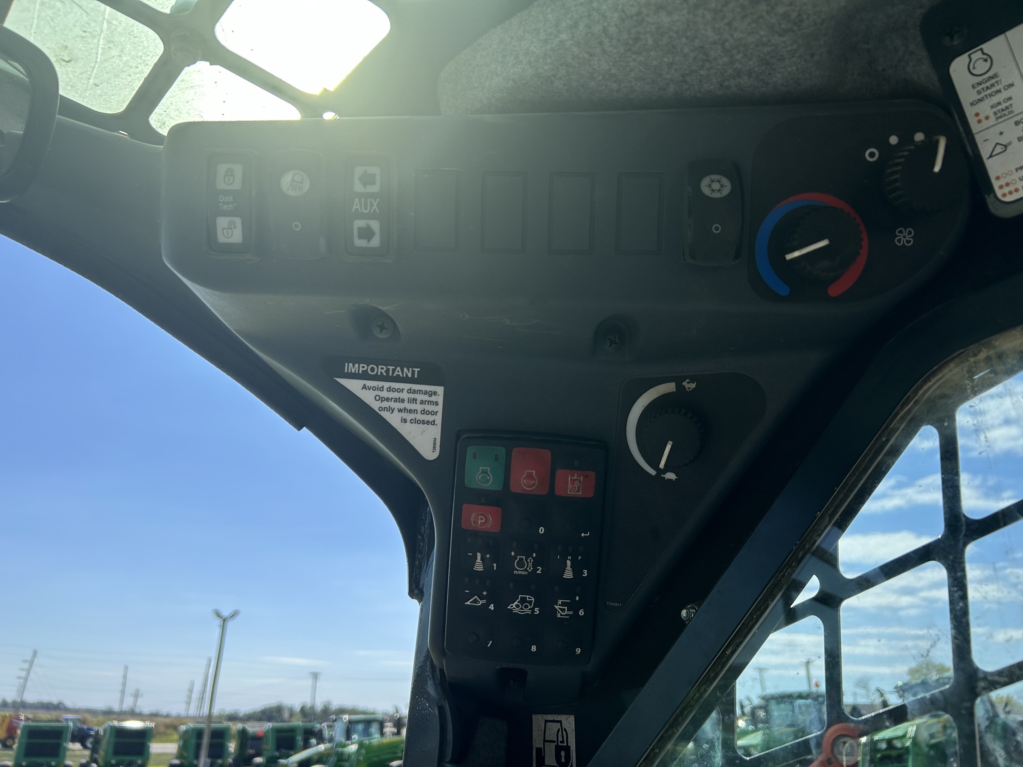  2022 John Deere 325G at Heritage Tractor in Lebanon, MO