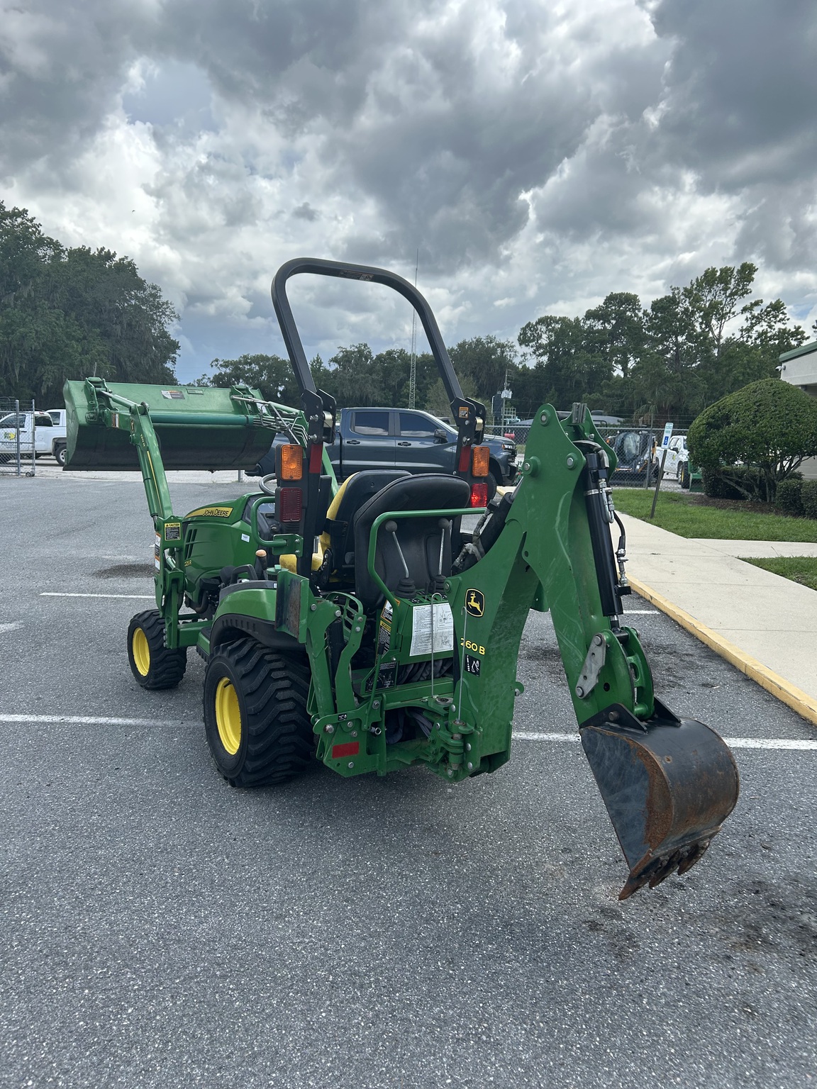 2018 John Deere 1025R Image 3