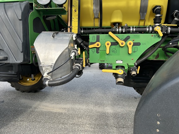 2016 John Deere R4030 Photo 9