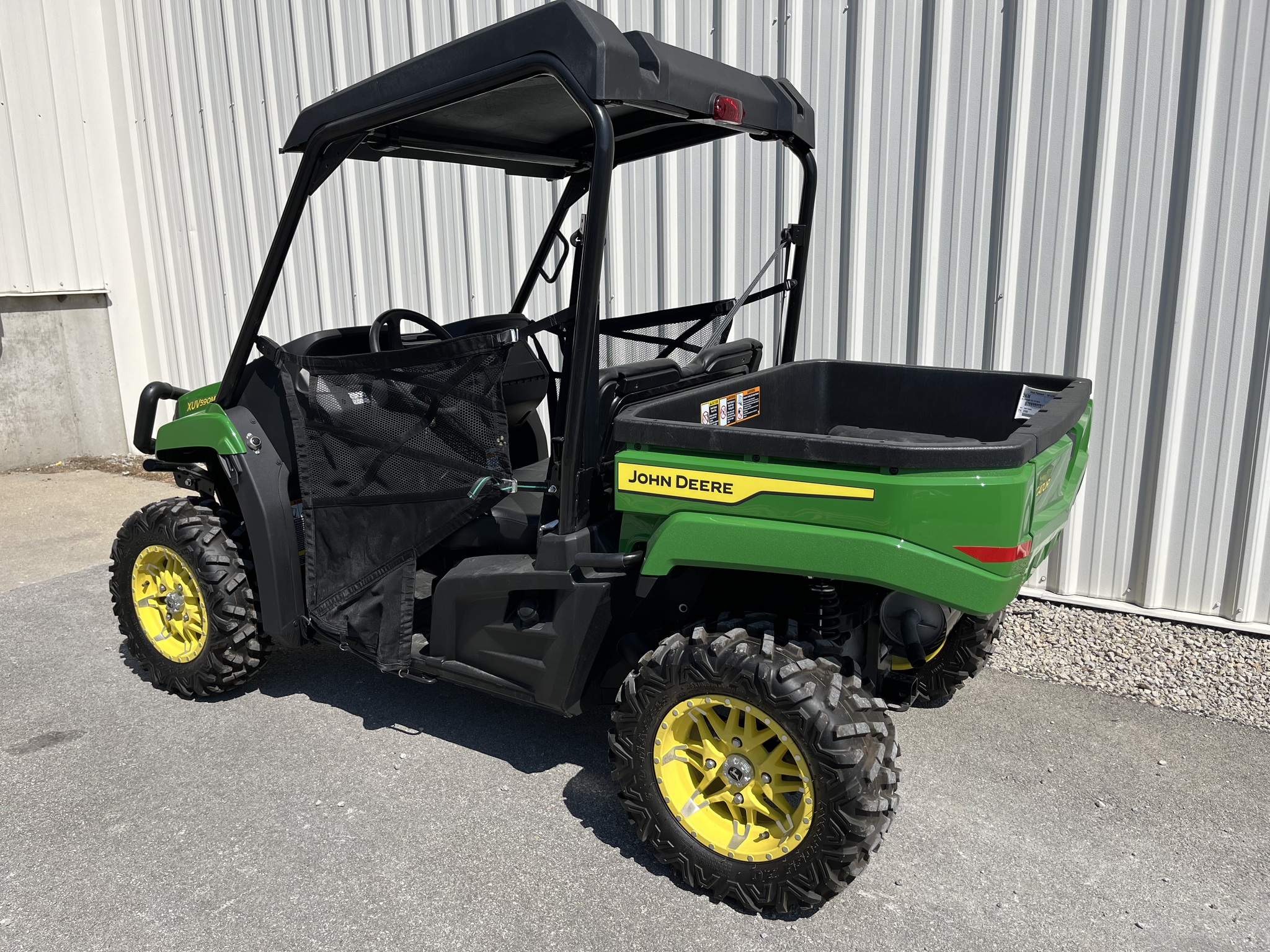 2023 John Deere XUV 590M Image 3