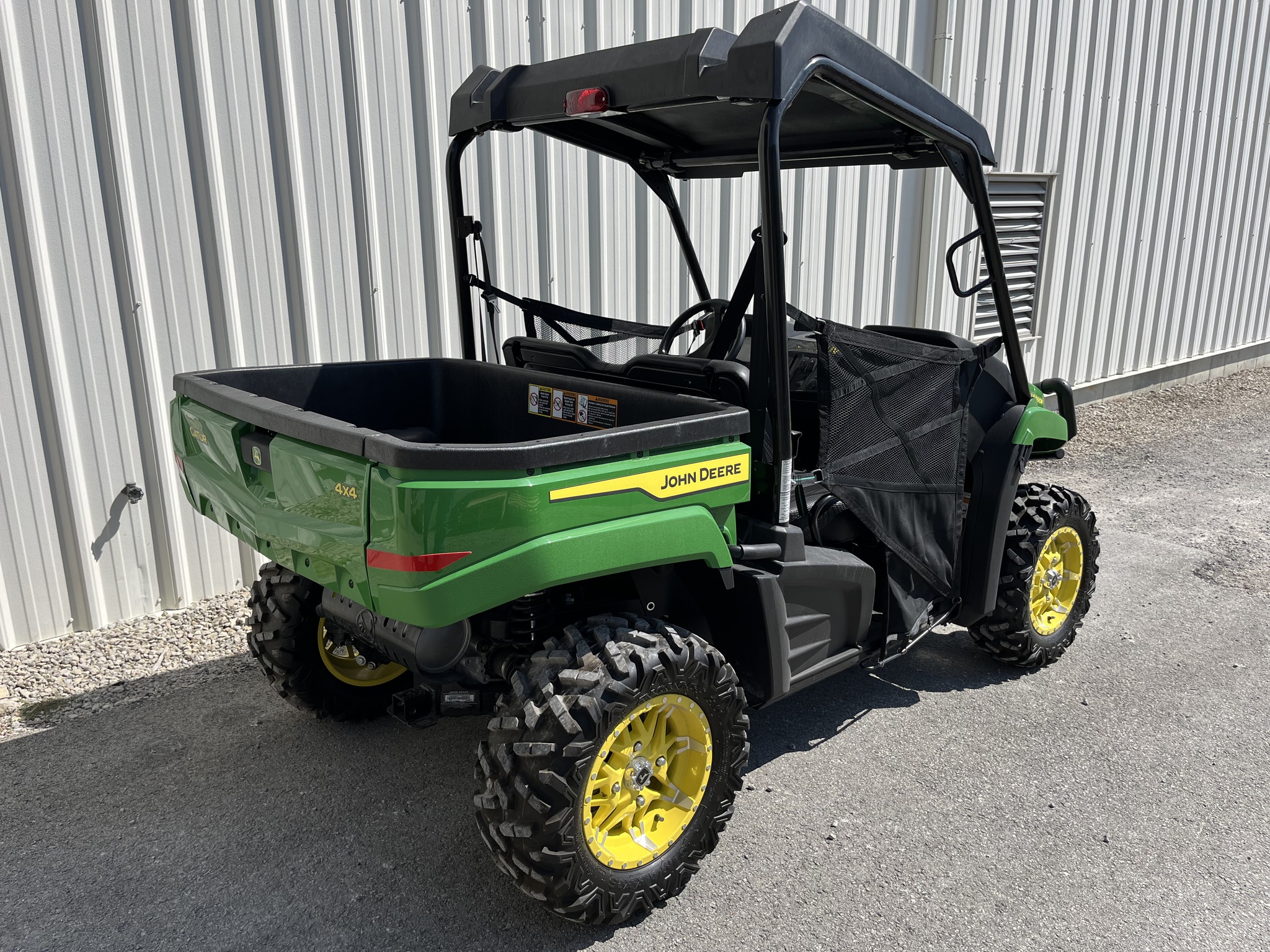 2023 John Deere XUV 590M Image 8