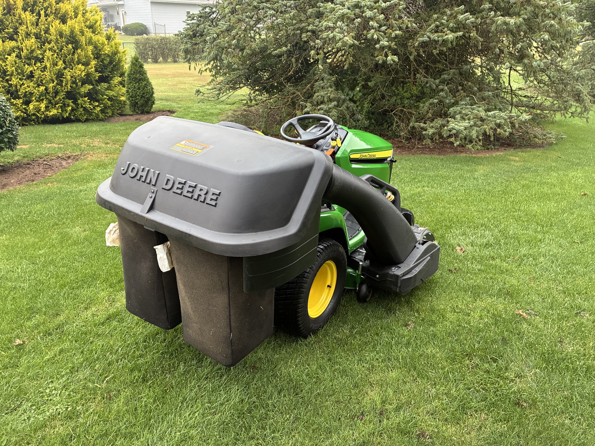 2024 John Deere X570 Image 3