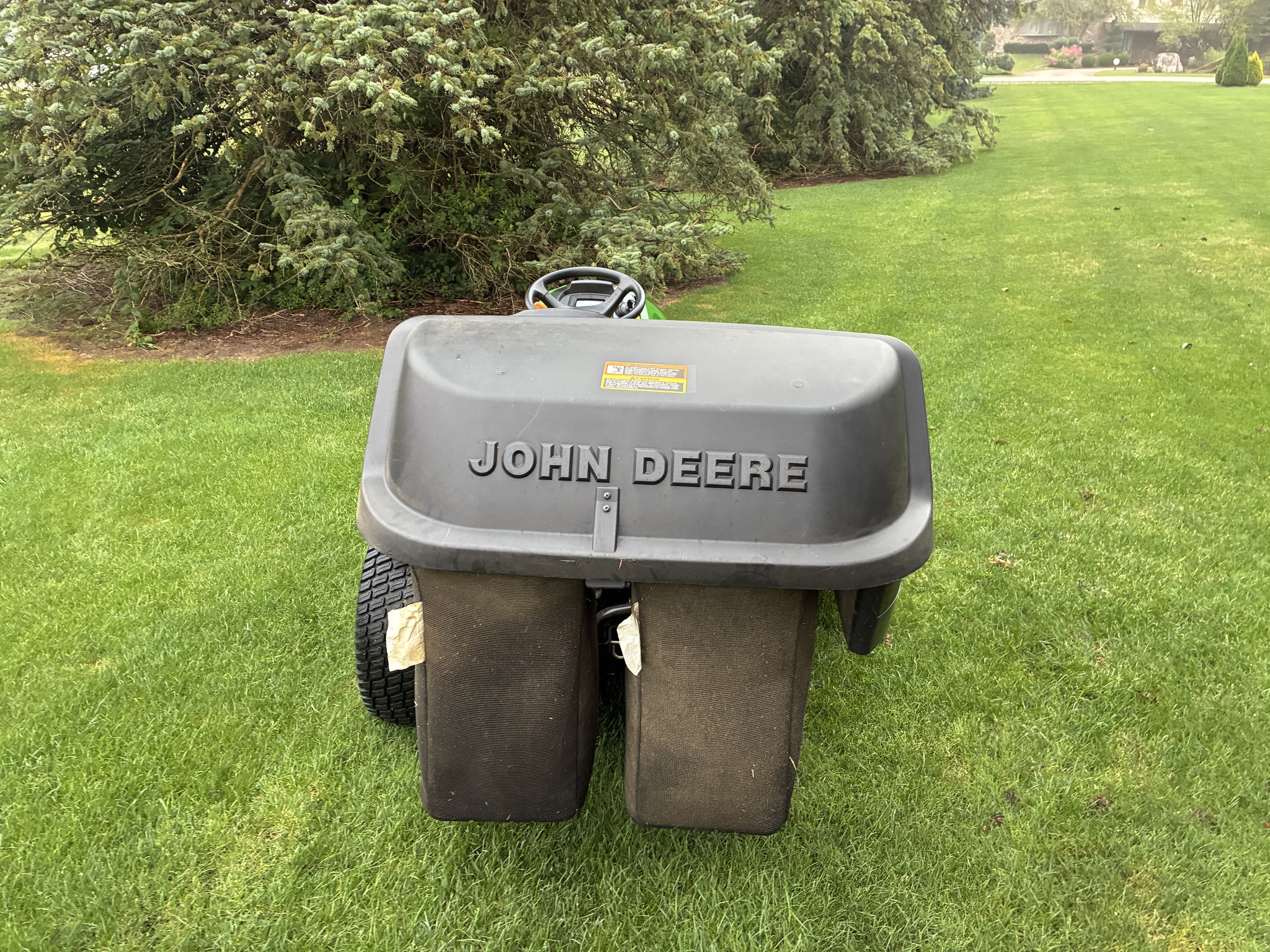 2024 John Deere X570 Image 4