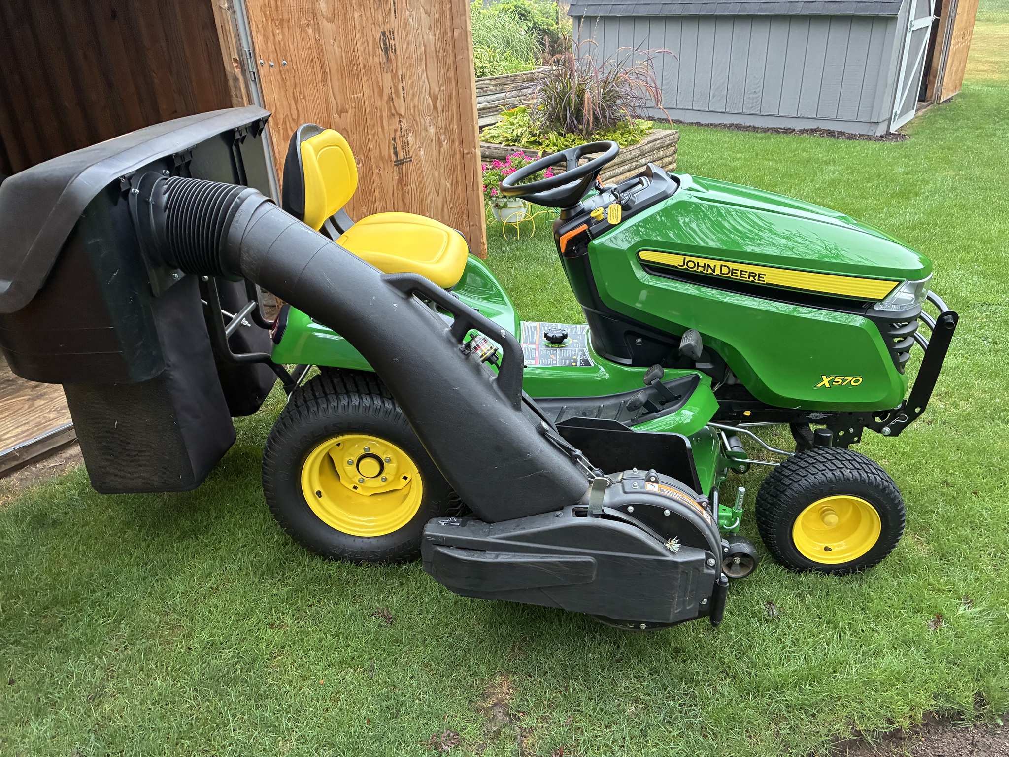 2024 John Deere X570 Image 2