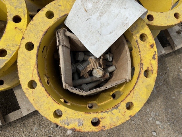 2000 John Deere R193201 HUB EXTENSIONS Image 3