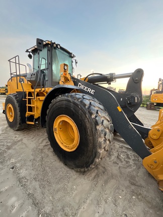 2024 John Deere 824 P