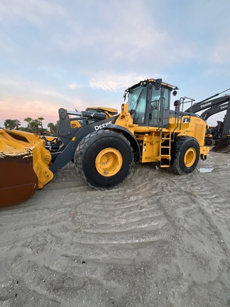 2024 John Deere 824 P