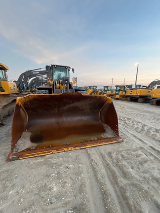 2024 John Deere 824 P