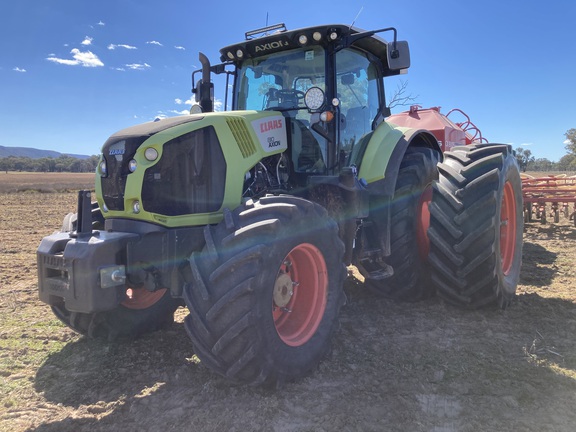 Claas Axion 810 image 32