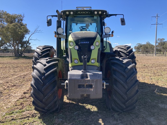 Claas Axion 810 image 31