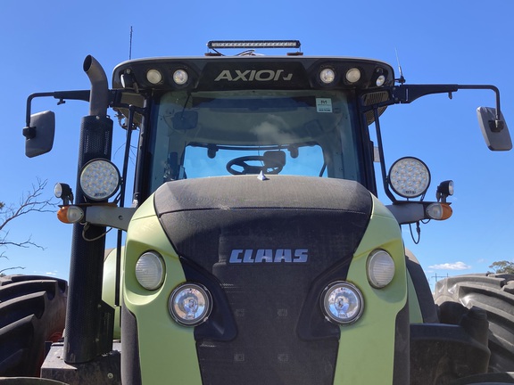Claas Axion 810 image 29