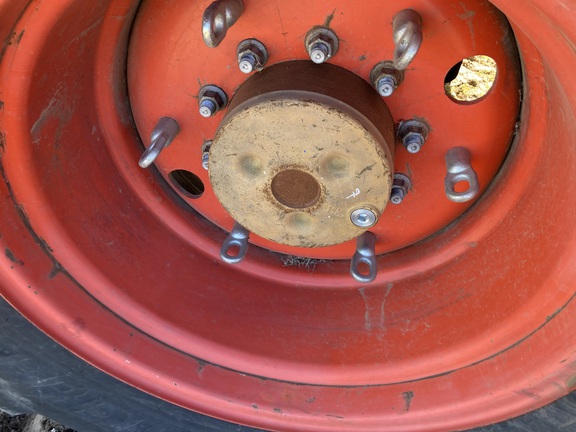 Claas Axion 810 image 16