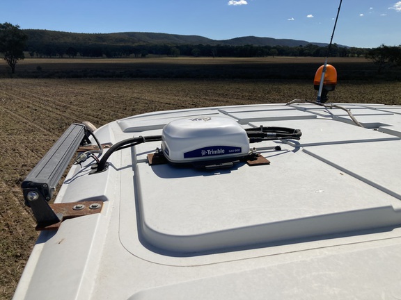 Claas Axion 810 image 13