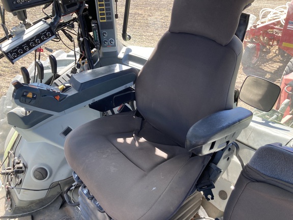 Claas Axion 810 image 11