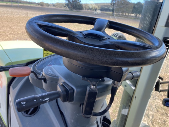 Claas Axion 810 image 10