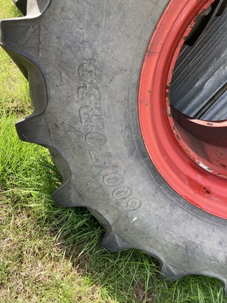 Claas Axion 810 image 4