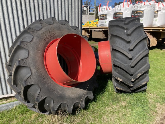 Claas Axion 810 image 3