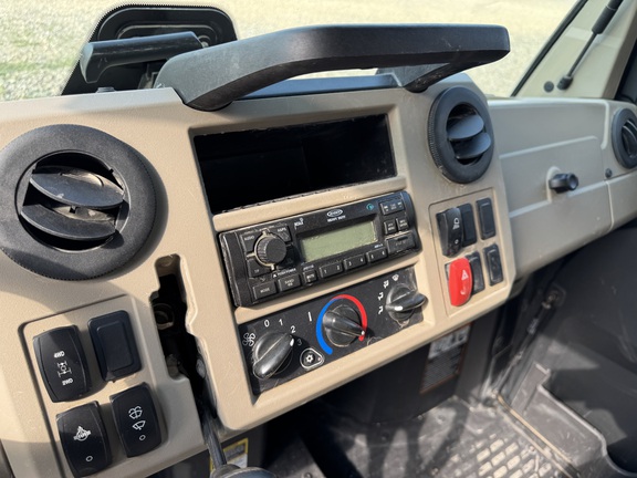 2023 John Deere XUV 835R - Photo6