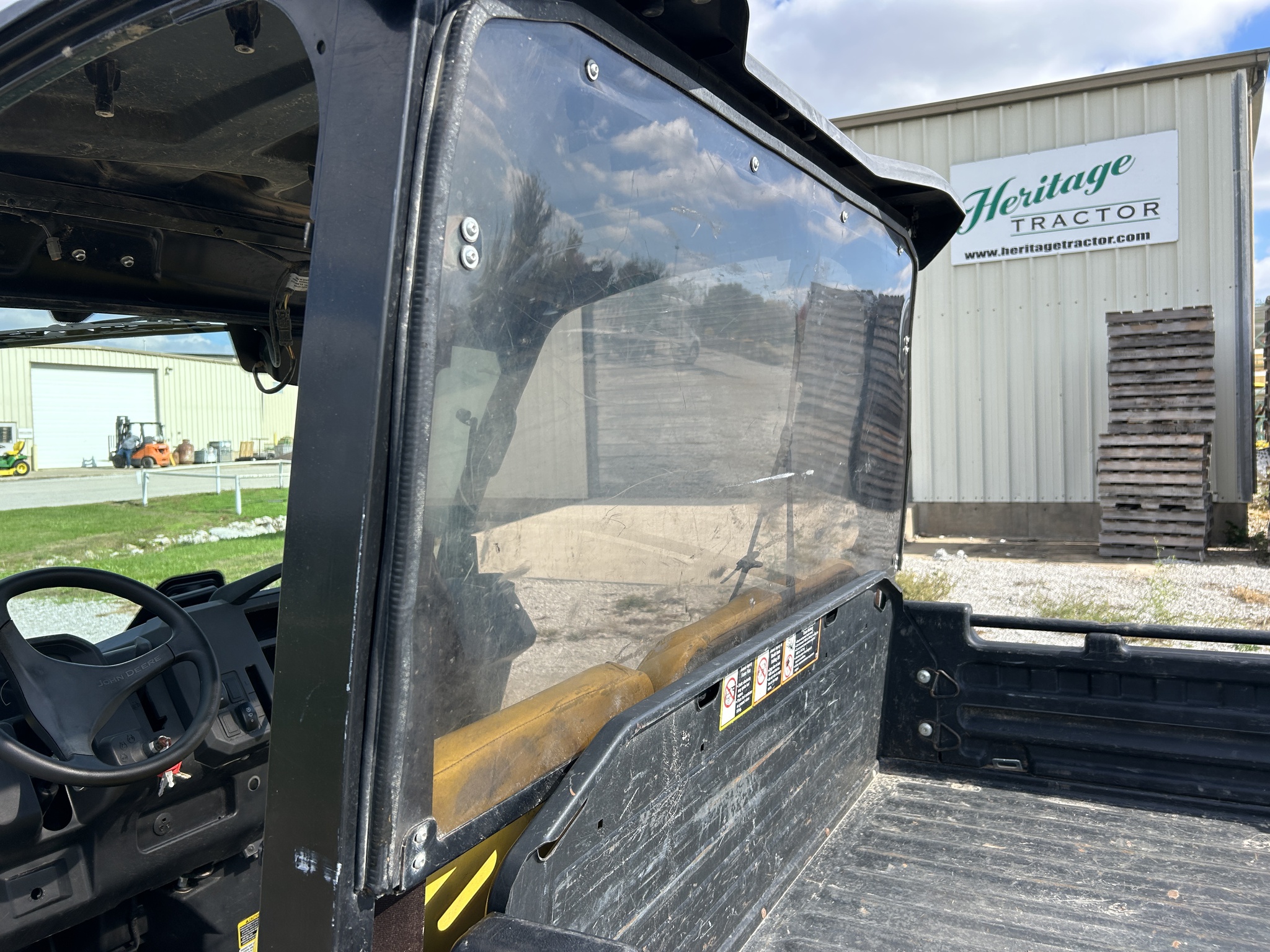  2019 John Deere XUV 865M at Heritage Tractor in Lamar, MO