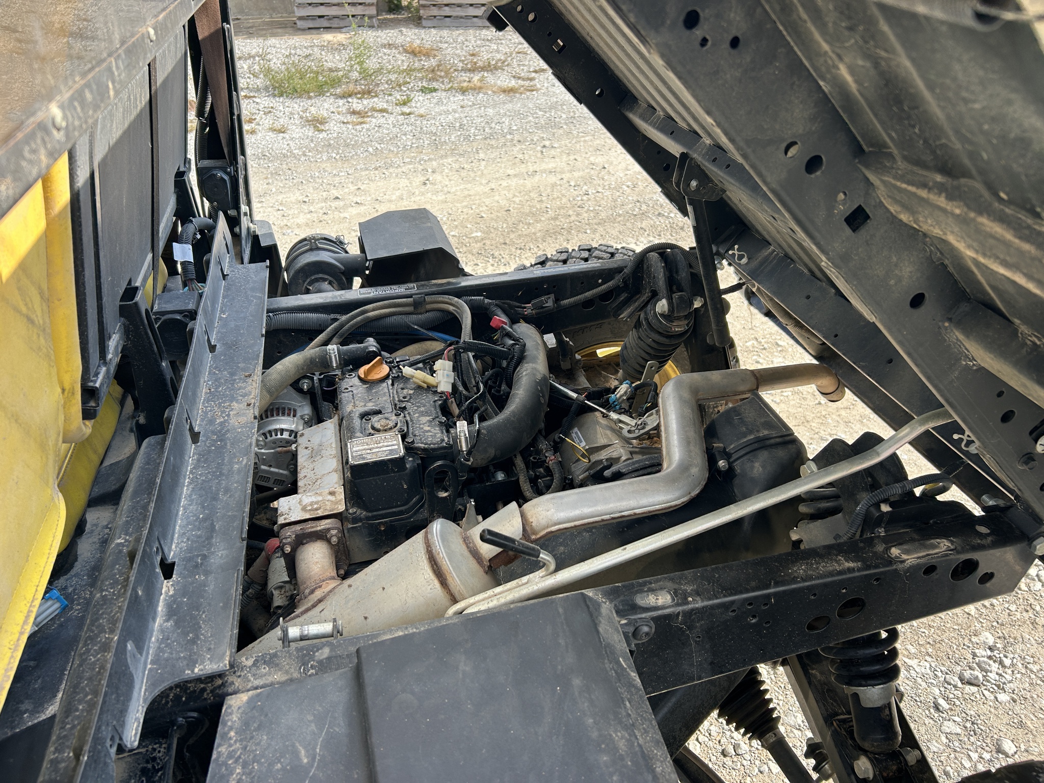  2019 John Deere XUV 865M at Heritage Tractor in Lamar, MO