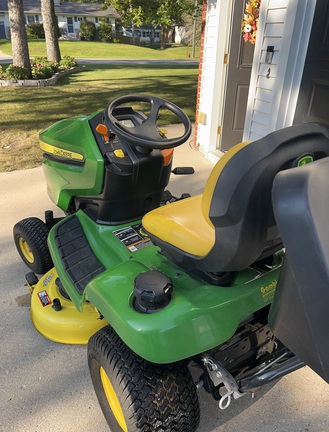 Photo of 2016 John Deere X370