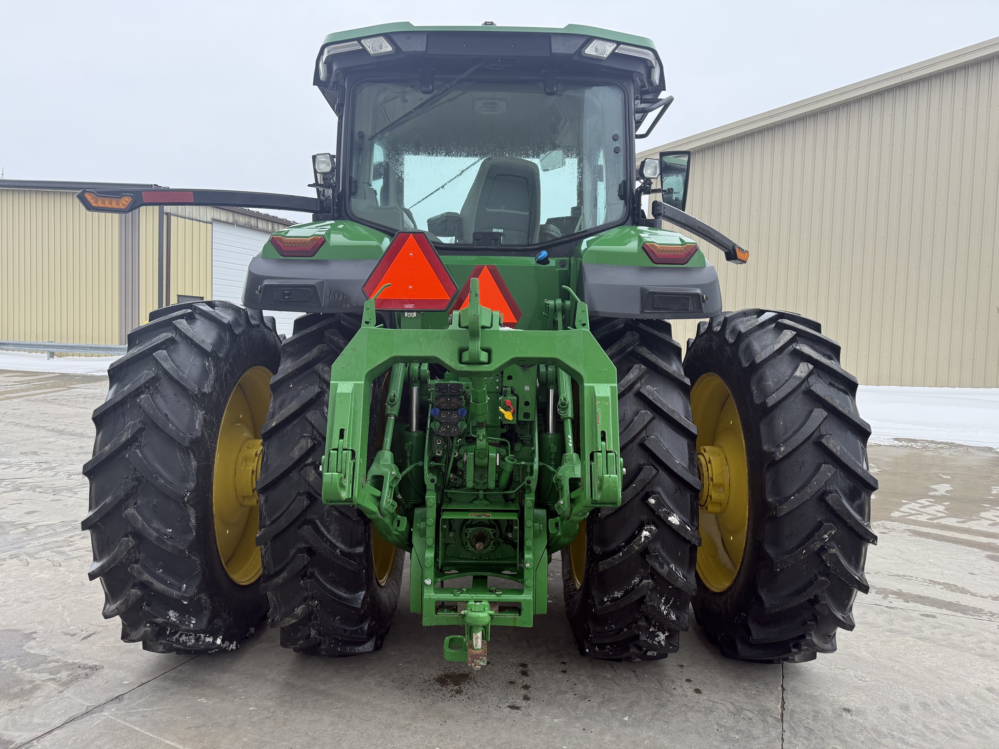 2021 John Deere 8R 230 Image 4