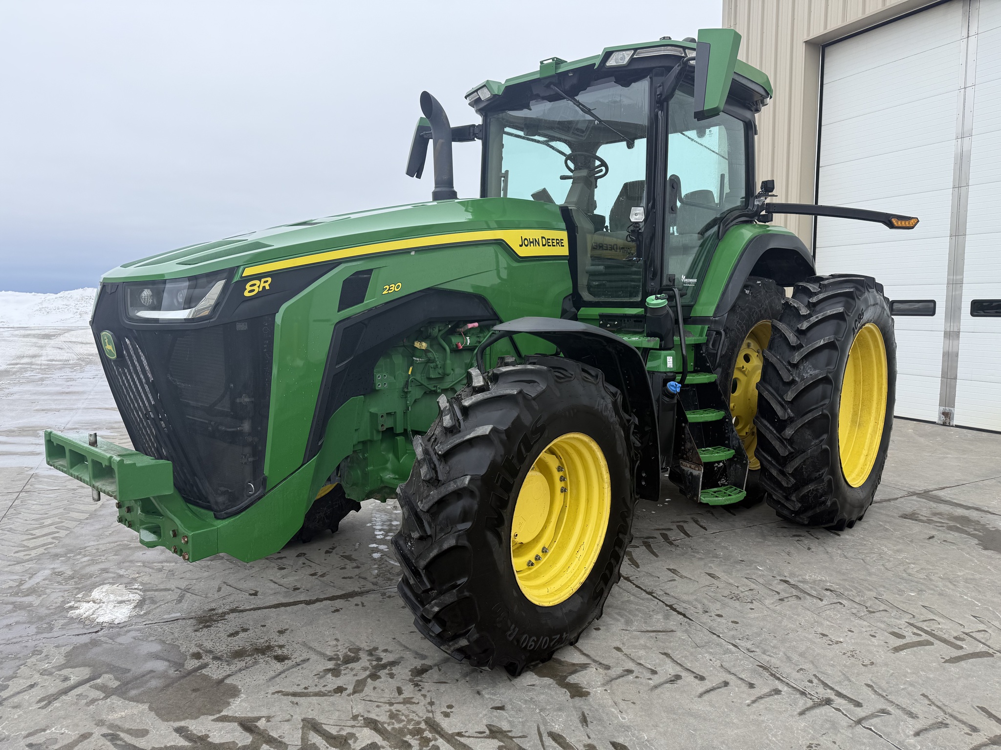 2021 John Deere 8R 230 Image 7