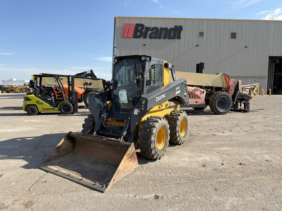 Photo of a 2022 John Deere 330G