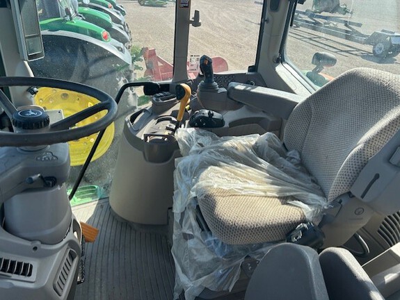 2023 John Deere 6155M (13th thumbnail)