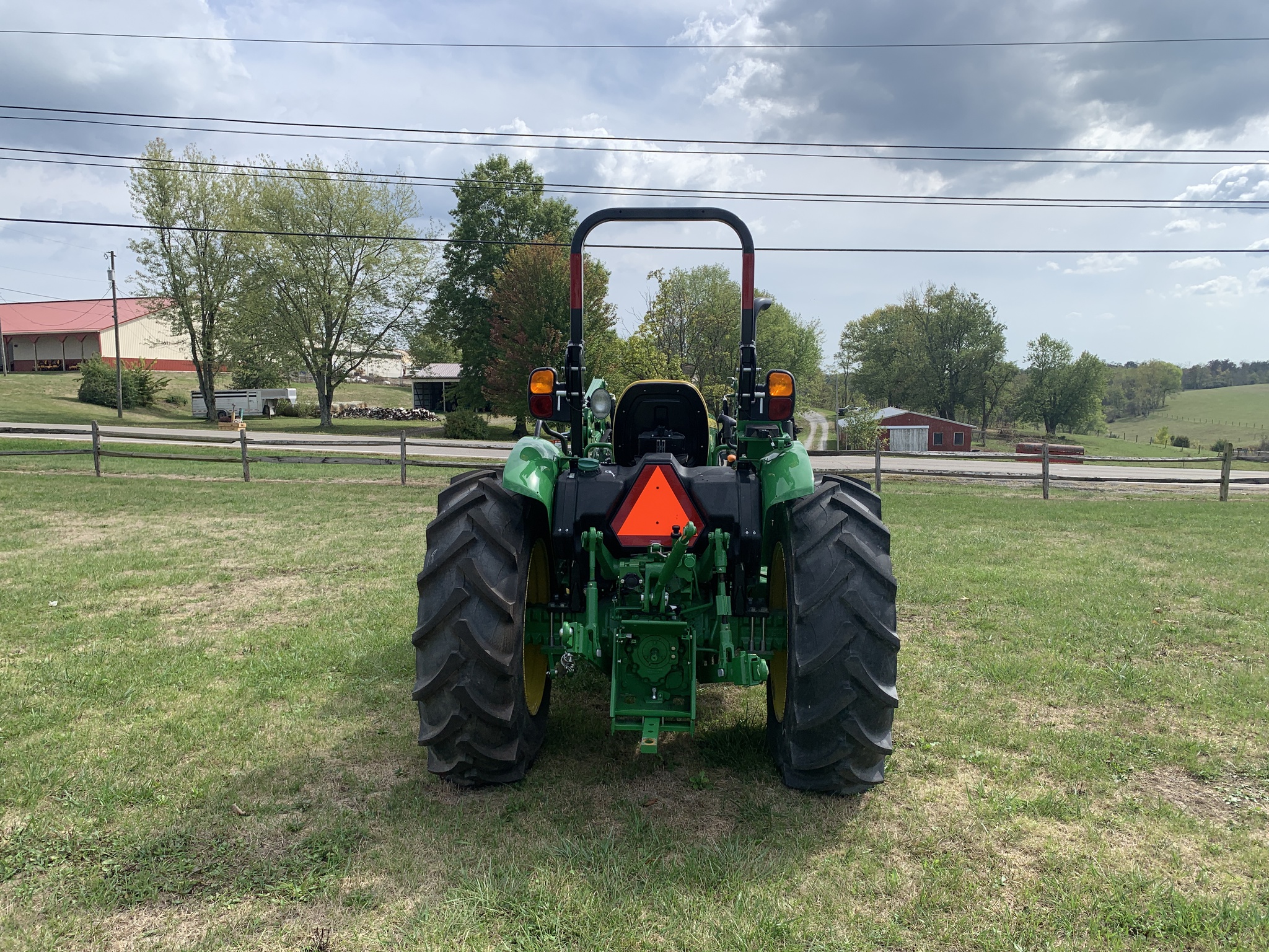 2025 John Deere 5067E Image 3