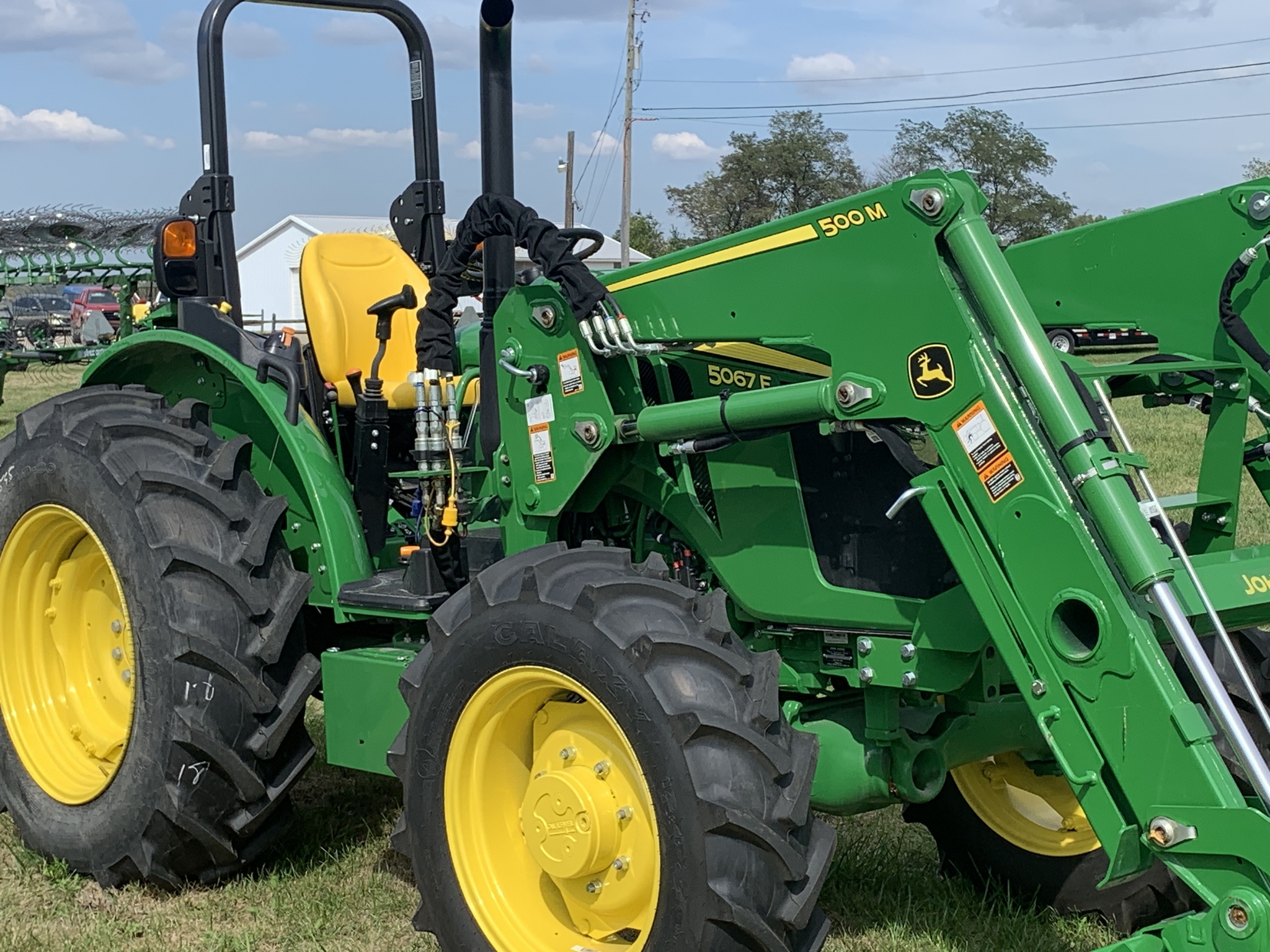 2025 John Deere 5067E Image 4